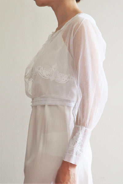 1900s Chain Stitch Embroidery White Cotton Tulle Blouse