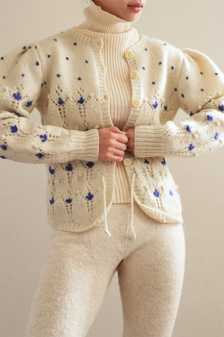 70s Austrian Hand knit Cardigan Blue flower Embroidered Off White