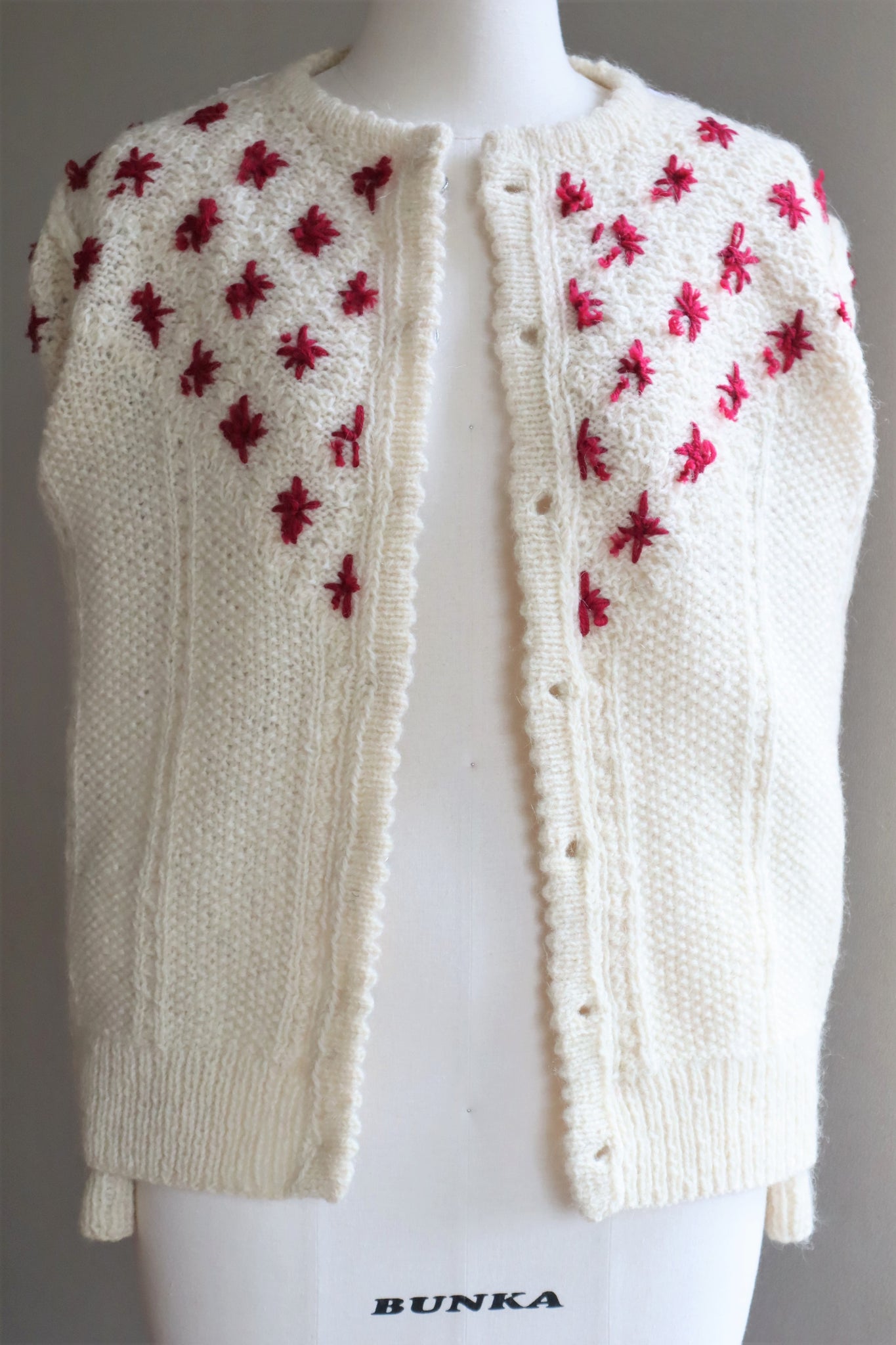 80s Embroidered Red Flowers Austrian Hand Knit Pure Wool Cardigan