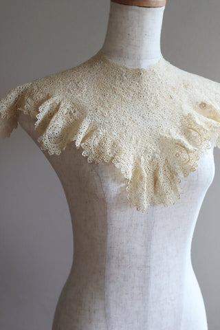 1910s French Hand Crochet Antique Collar