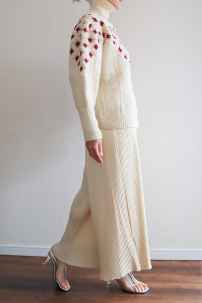 80s Embroidered Red Flowers Austrian Hand Knit Pure Wool Cardigan