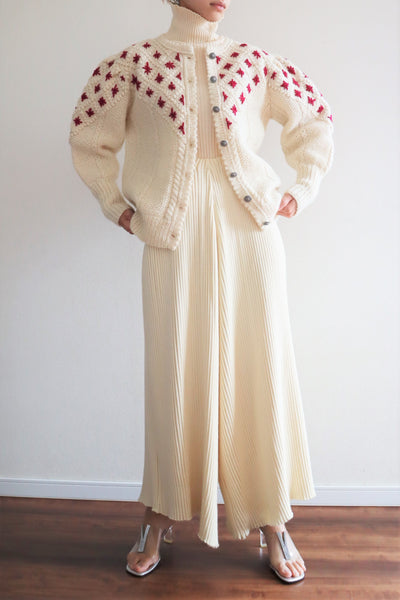 80s Embroidered Red Flowers Austrian Hand Knit Pure Wool Cardigan