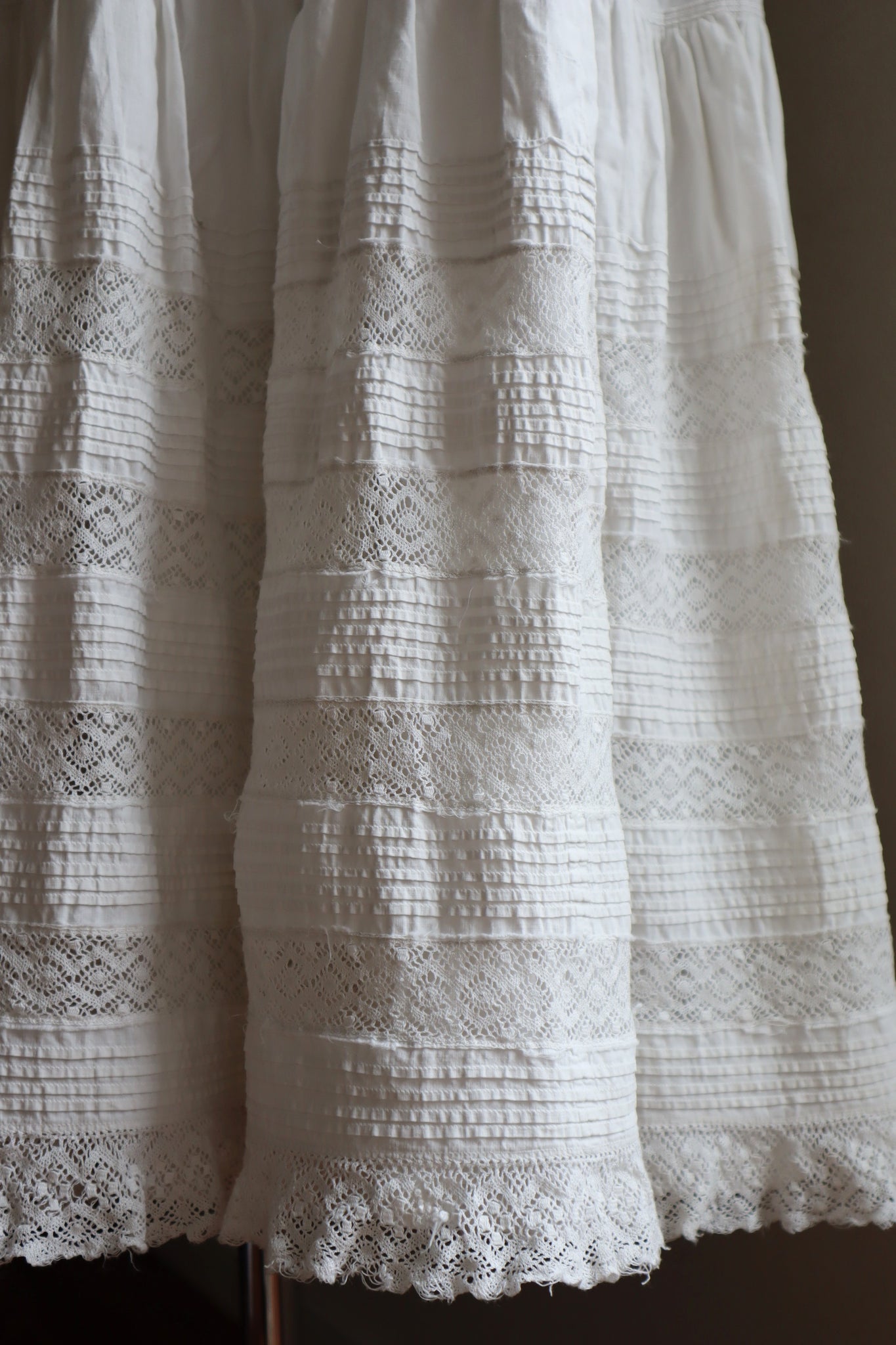 1900s Edwardian White Cotton Lace Skirt Size L