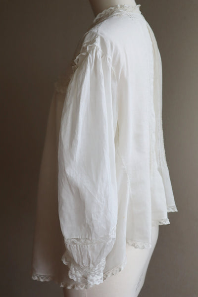 1900s Edwardian Batiste Cotton Boudoir Jacket