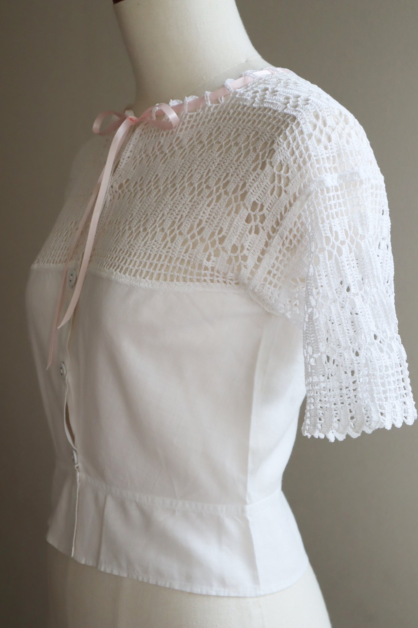 1910s White Cotton Crochet Ribbon Blouse