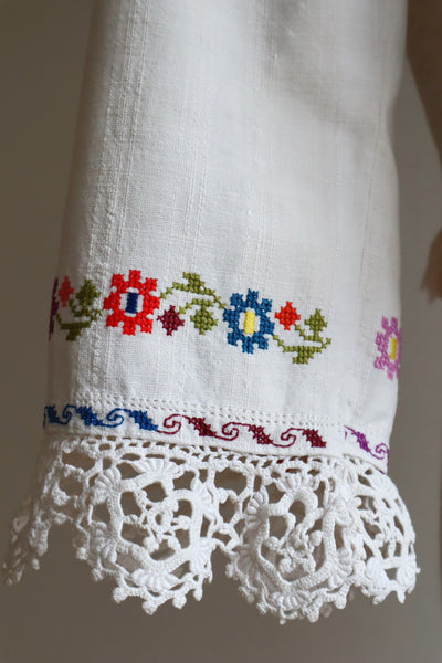 1920s~1930s Hand Woven Linen Embroidered Folk Art Blouse