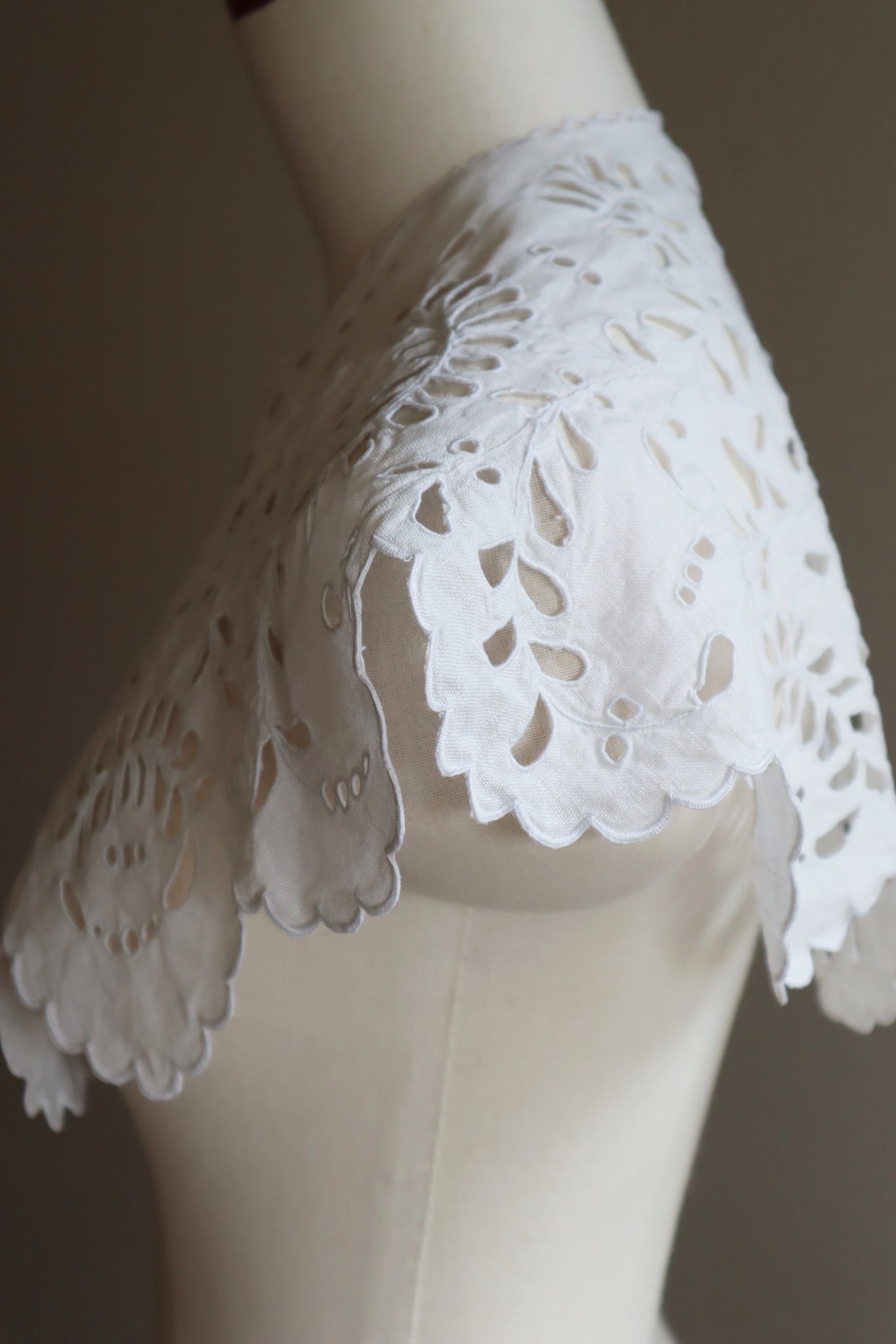19th Hand-Embroidered Linen Cut Work Lace Big Collar