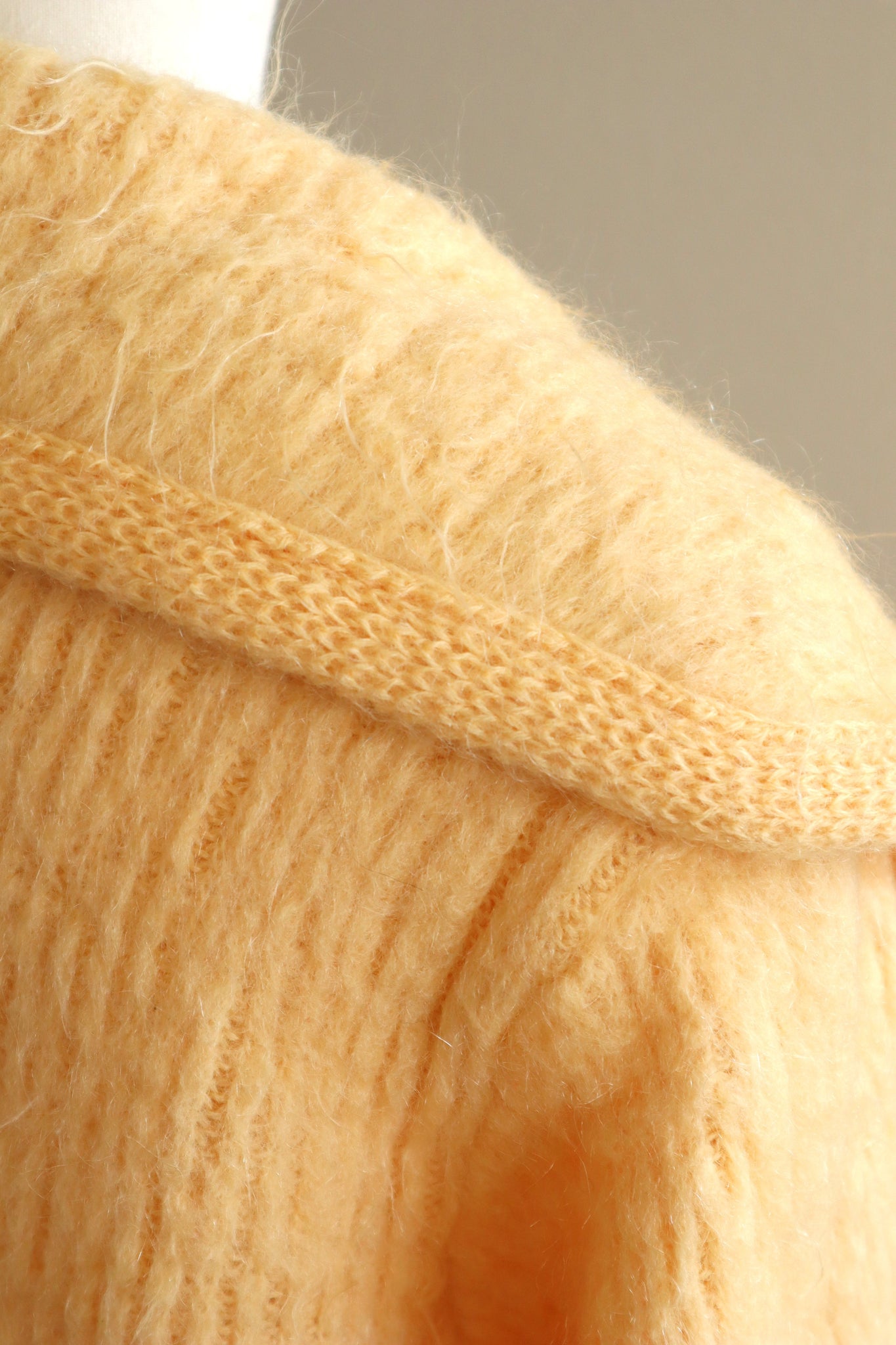 50s~60s Hand Knit Peach Mohair Cardigan