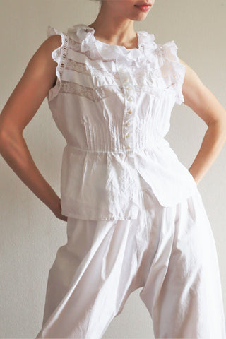 Late 1800s French White Cotton Frilled Lace Sleeveless Blouse