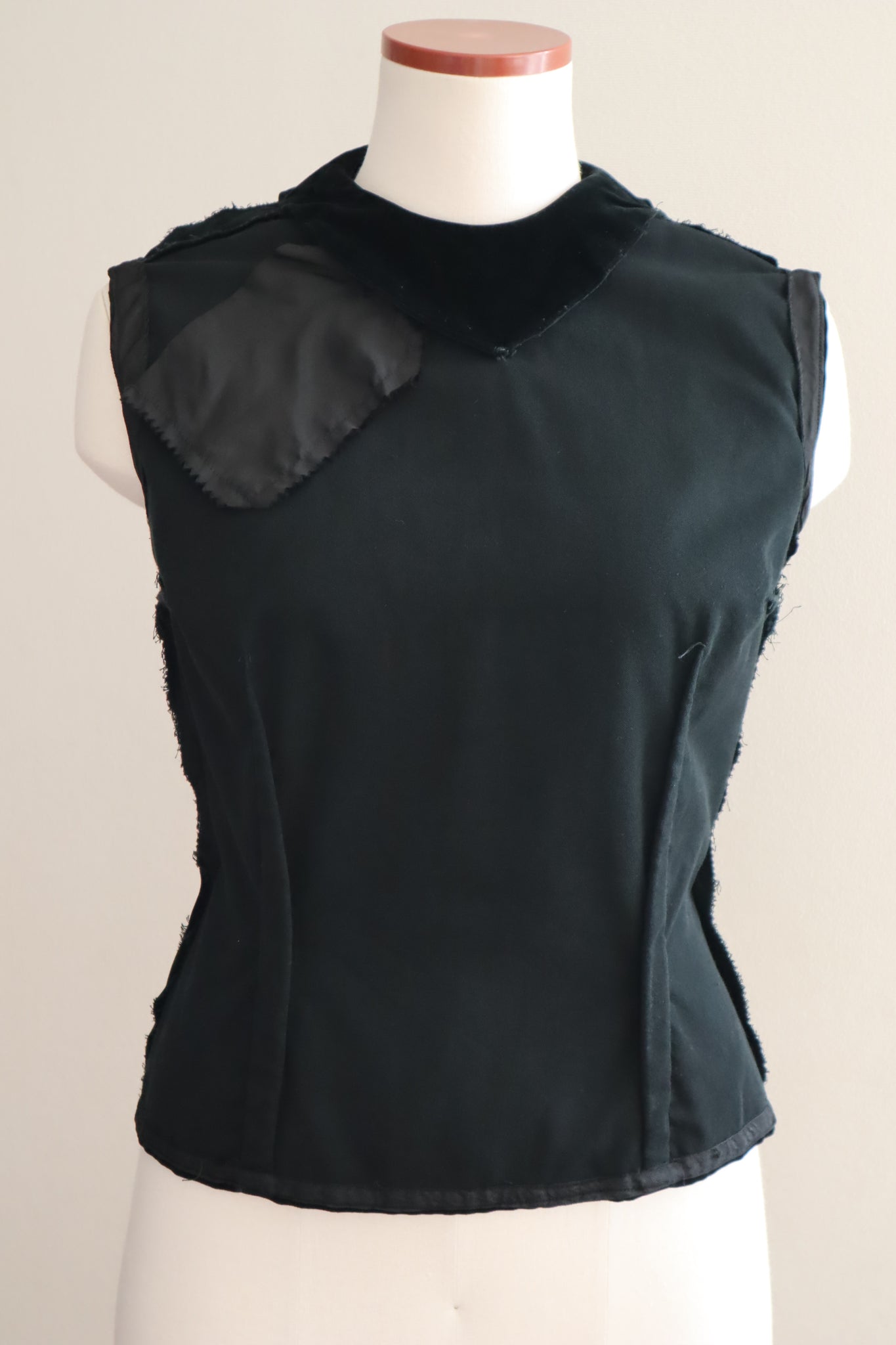 50s Women's Sleeveless Black Velvet Blouse