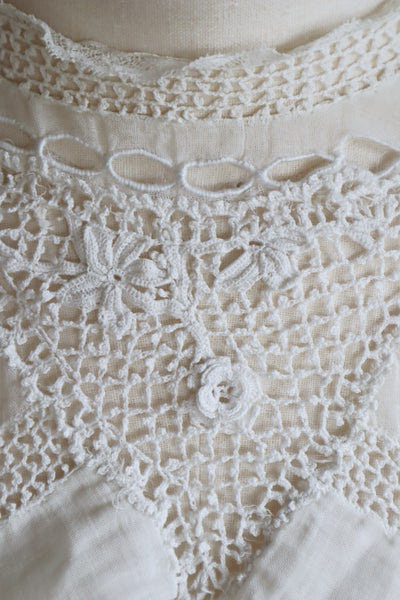 1900s Edwardian White Eyelet And Crochet Lace Lawn Dress
