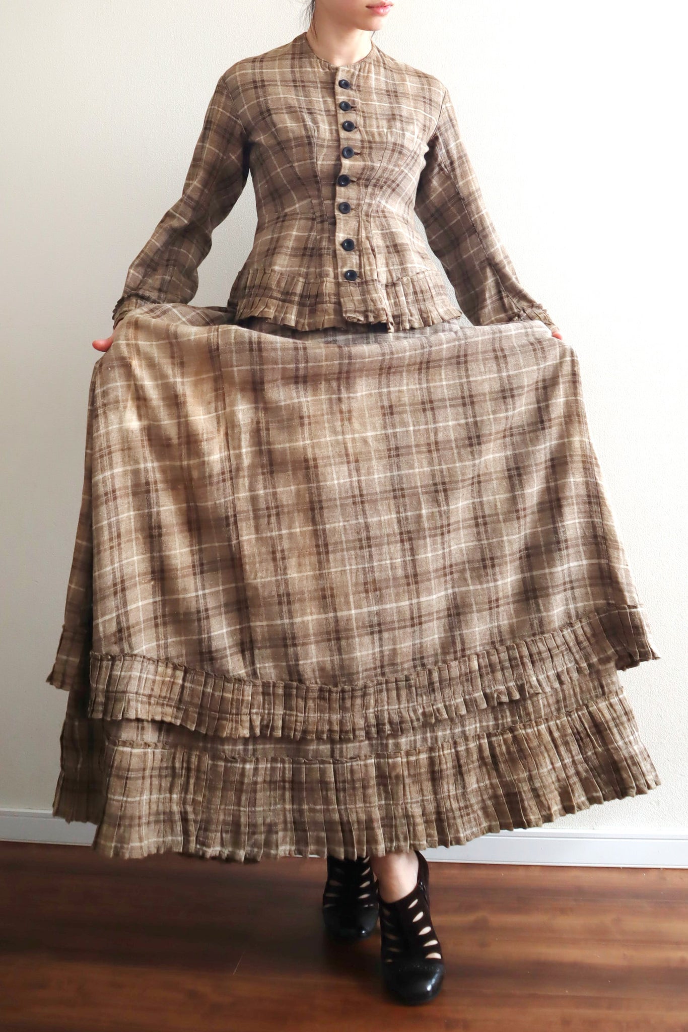 1880s Plaid Travel Suit Three Piece-Skirt1