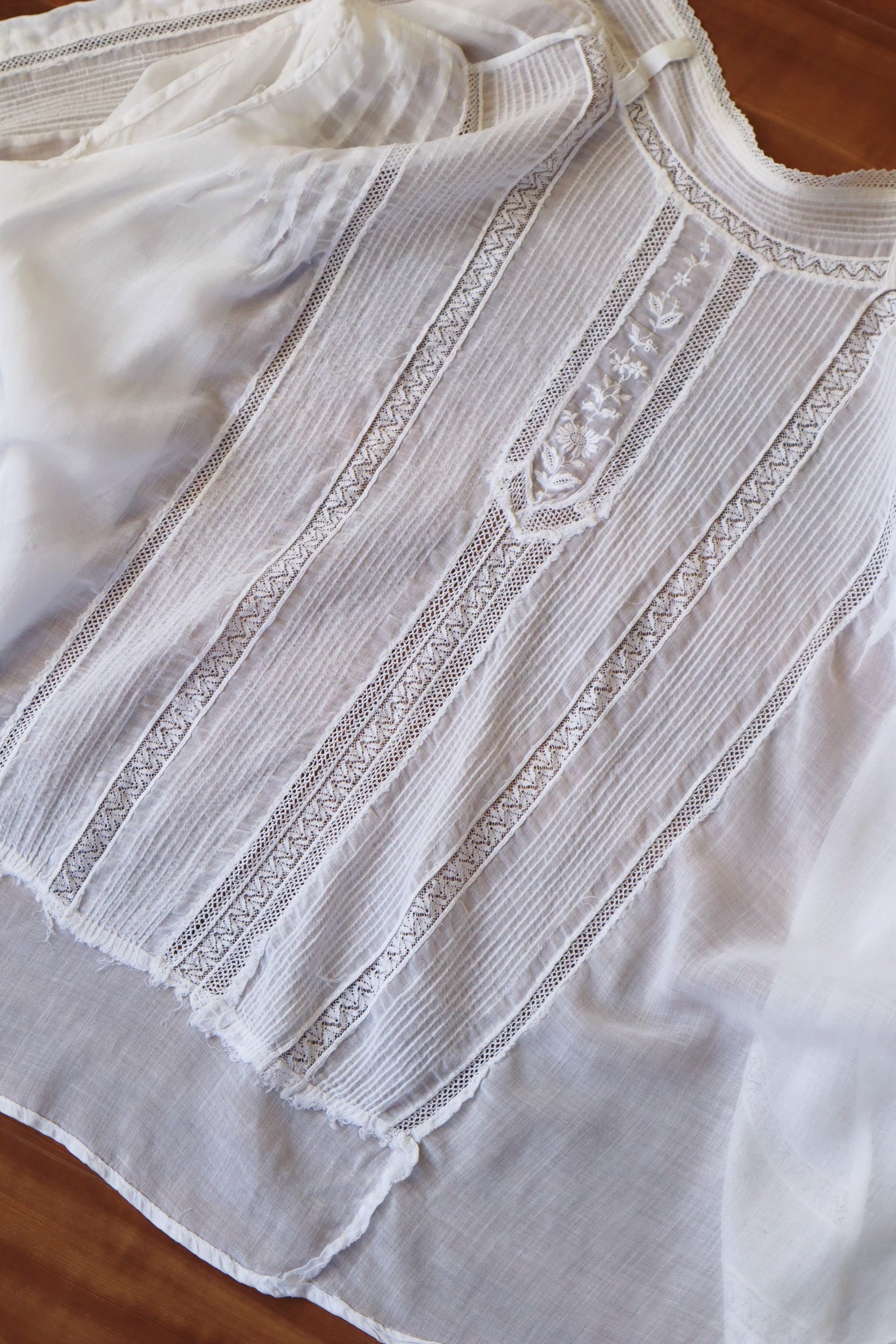 1900s Bright White Lawn Cotton Edwardian Blouse Short Sleeves