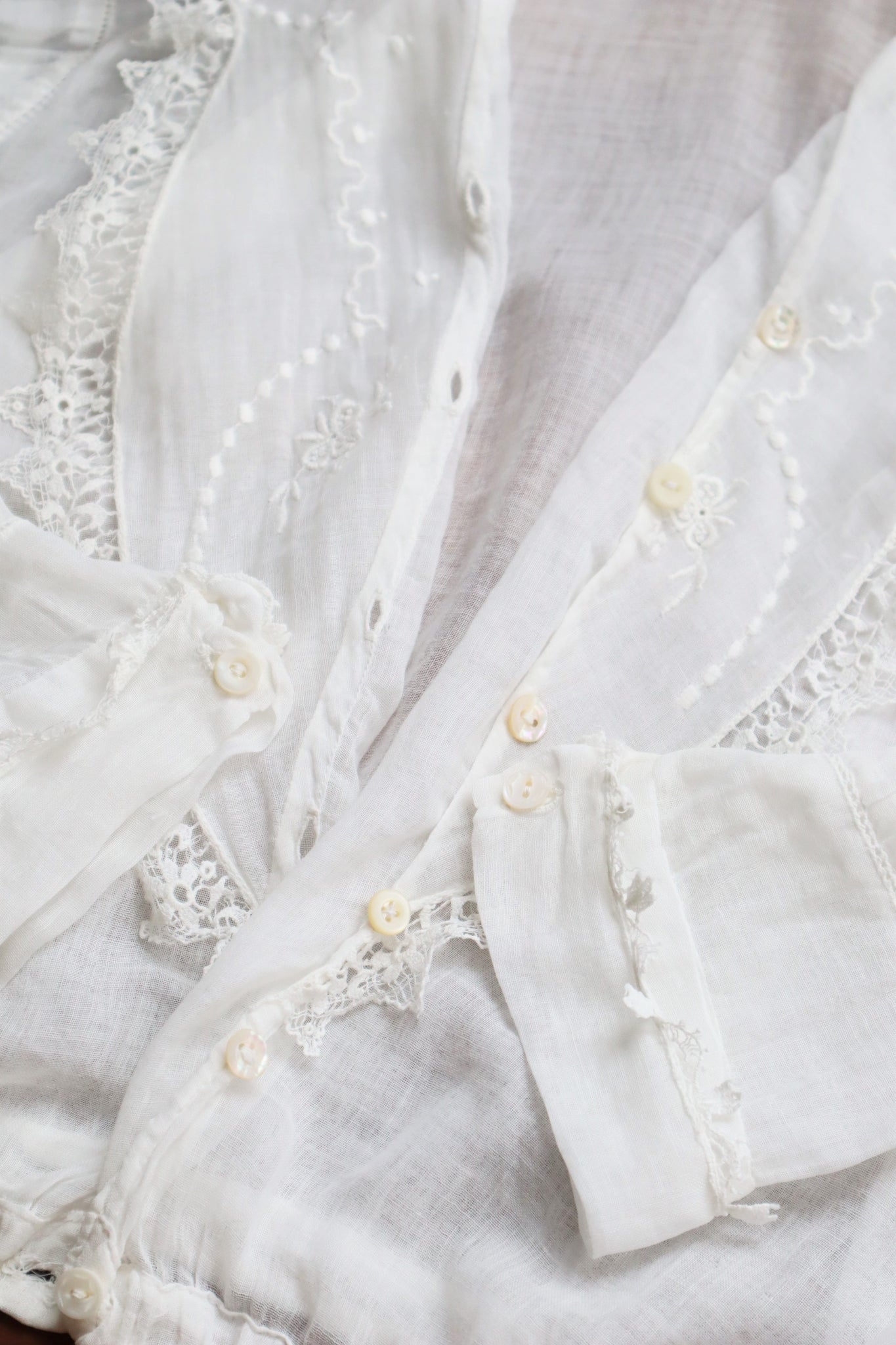 1910s White Floral Lace Muslin Cotton Blouse