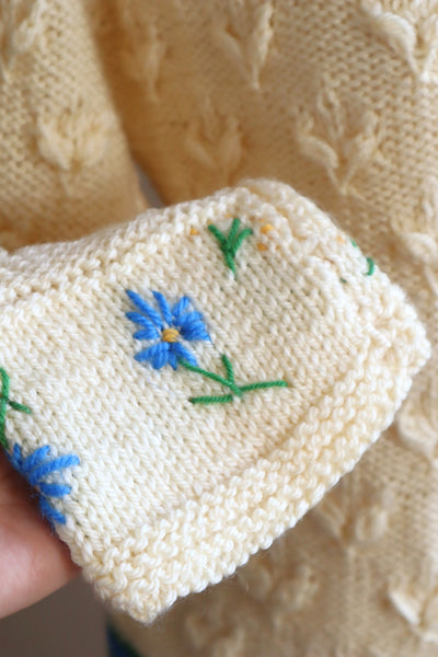 70s Blue Flower Embroidery Hand Knit Cream Austrian Cardigan