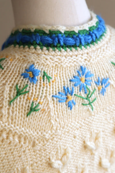 70s Blue Flower Embroidery Hand Knit Cream Austrian Cardigan