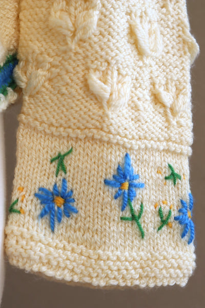 70s Blue Flower Embroidery Hand Knit Cream Austrian Cardigan