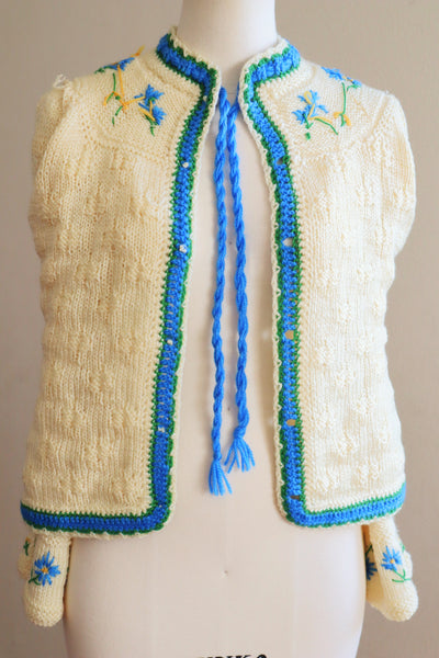 70s Blue Flower Embroidery Hand Knit Cream Austrian Cardigan