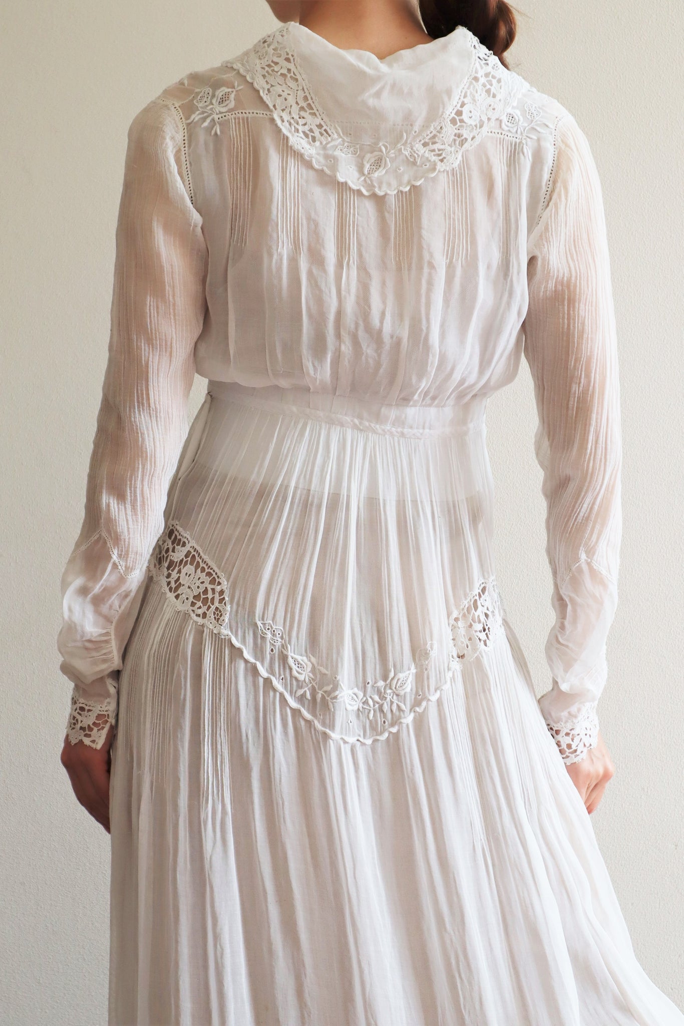 1900s Embroidered Hand Crochet Buttons Cotton Lawn Dress