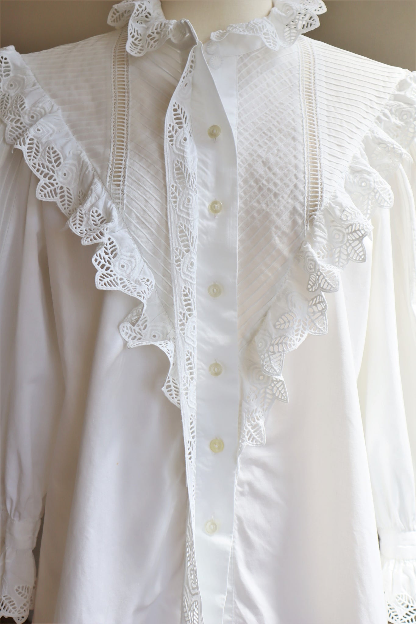 80s Rose Cutwork Lace Puff Sleeve Cotton Blouse