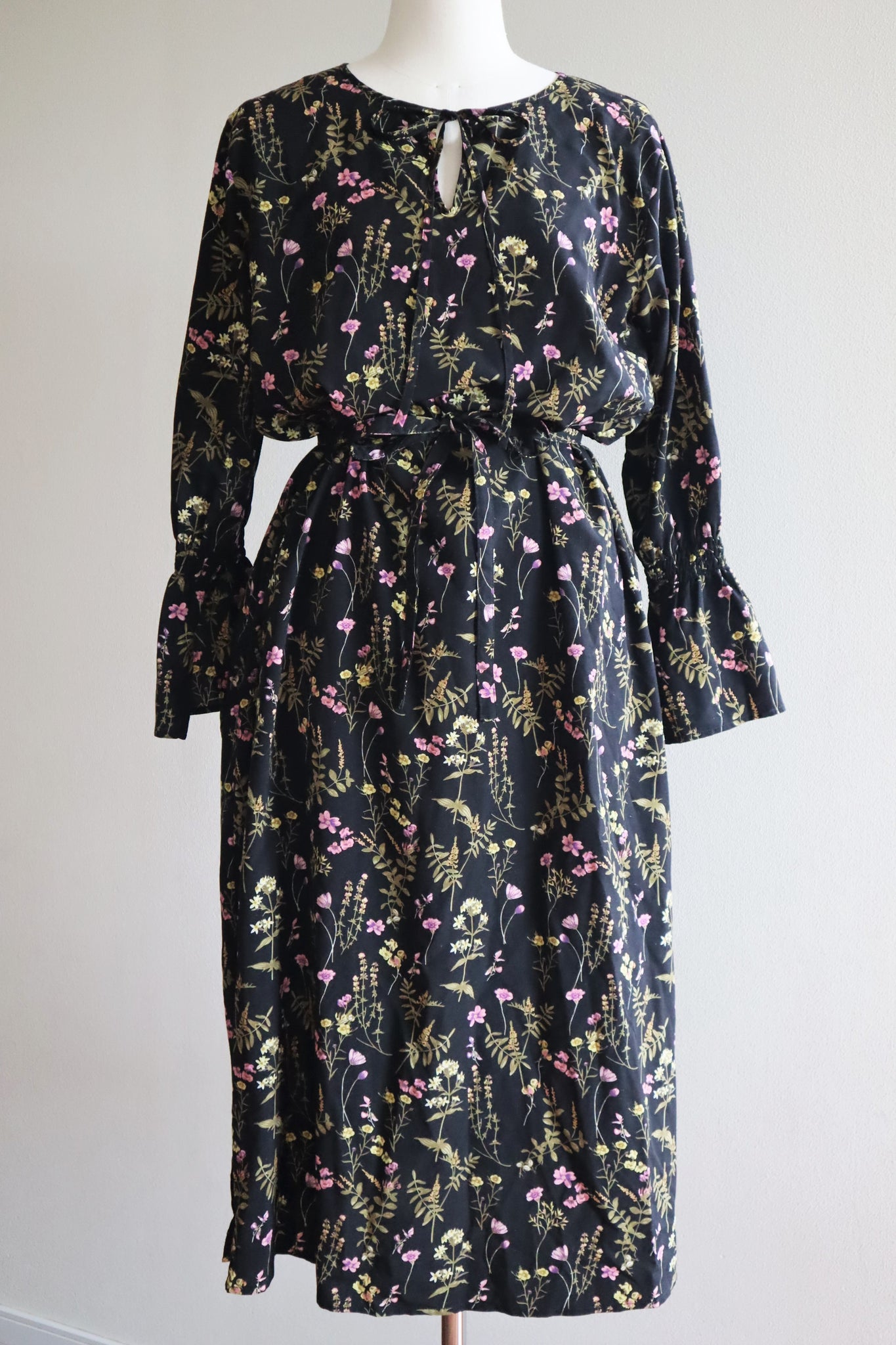 Vintage Floral Print Black Long Dress