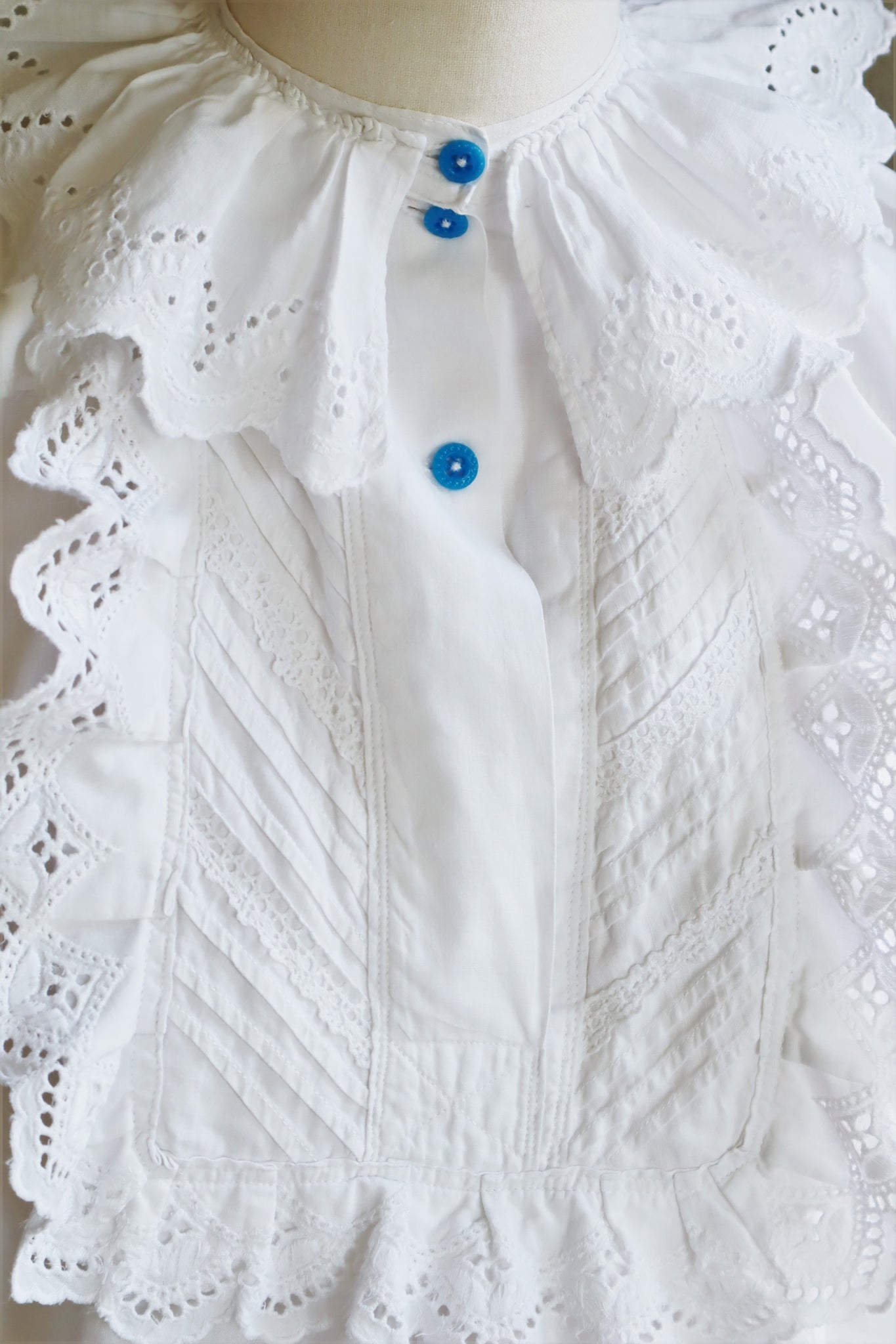 1940s Hungarian White Folk Embroidery Blouse