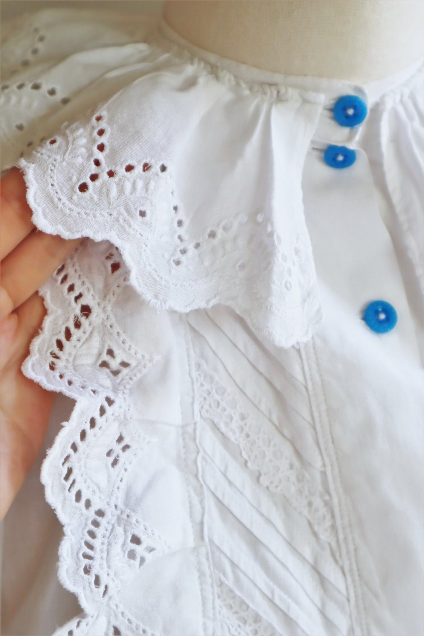 1940s Hungarian White Folk Embroidery Blouse