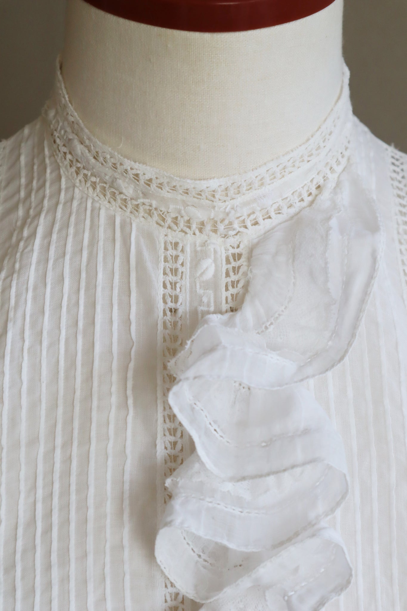 1920s Embroidery  Ruffle Lace Sleeveless Blouse