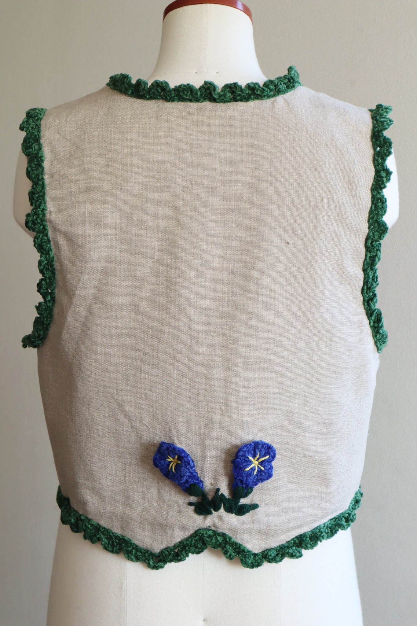 80s Floral Embroidery Austrian Gilet