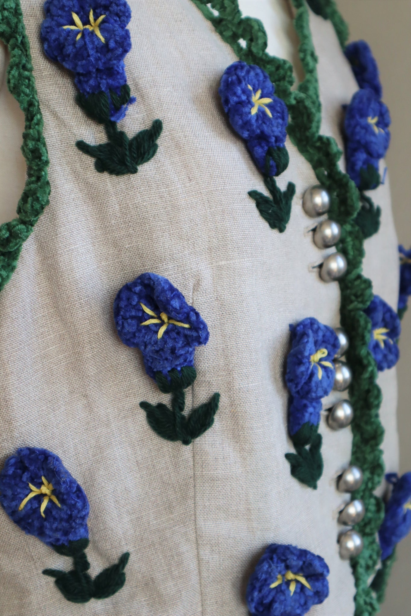 80s Floral Embroidery Austrian Gilet