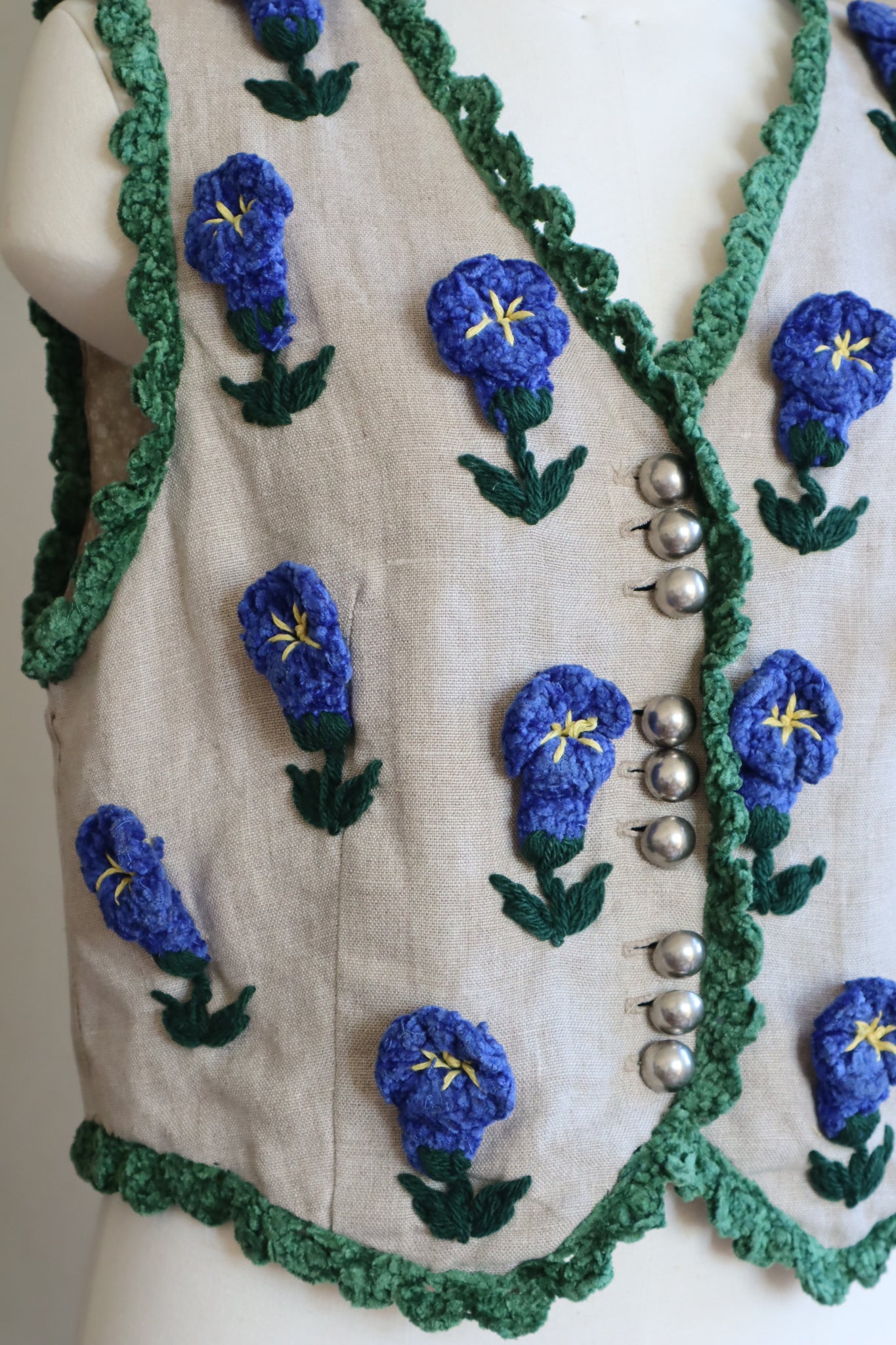 80s Floral Embroidery Austrian Gilet