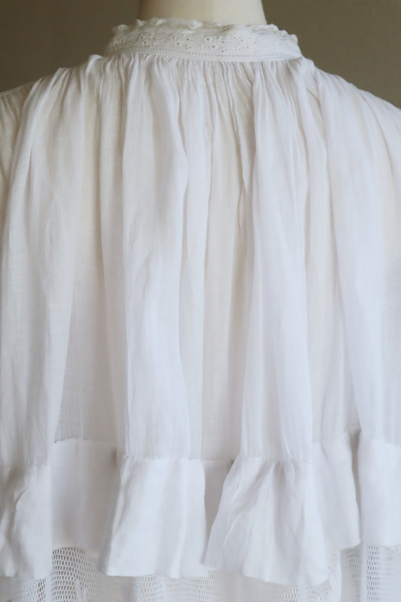 1900s Floral Lace White Cotton Gauze Church Smock Long Dress