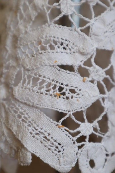 1900s White Linen Gauze Church Smock Dress Tape Lace Flower Embroidery