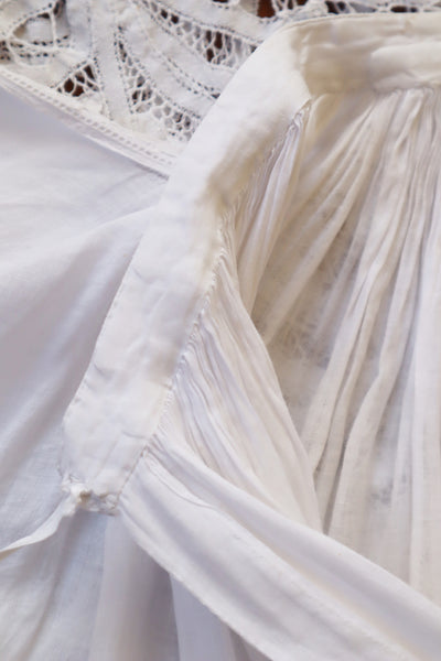 1900s White Linen Gauze Church Smock Dress Tape Lace Flower Embroidery