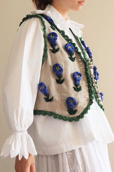 80s Floral Embroidery Austrian Gilet