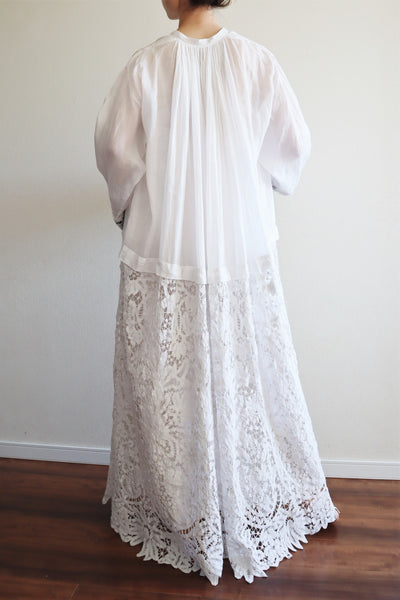 1900s White Linen Gauze Church Smock Dress Tape Lace Flower Embroidery