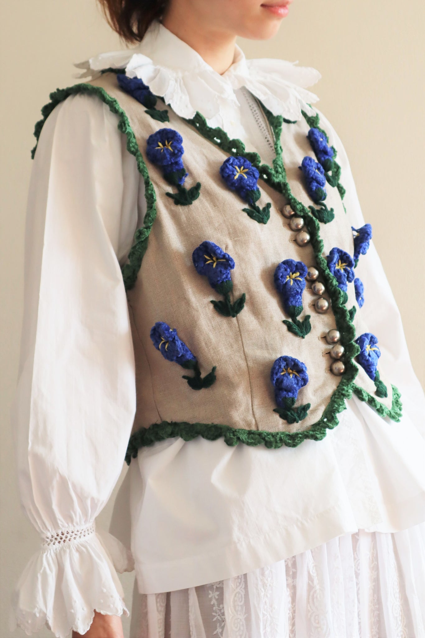 80s Floral Embroidery Austrian Gilet