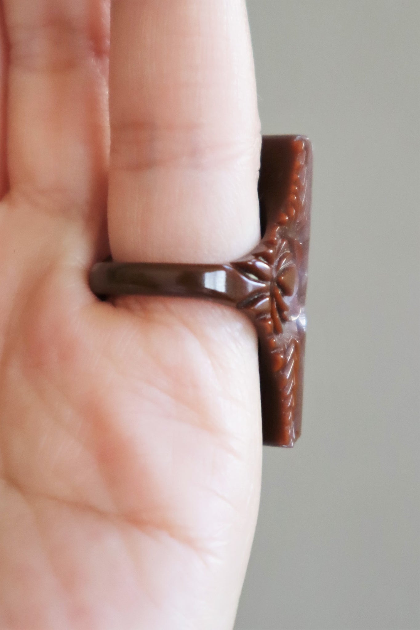 30s Chocolate Brown Carved Celluloid Rose Ring