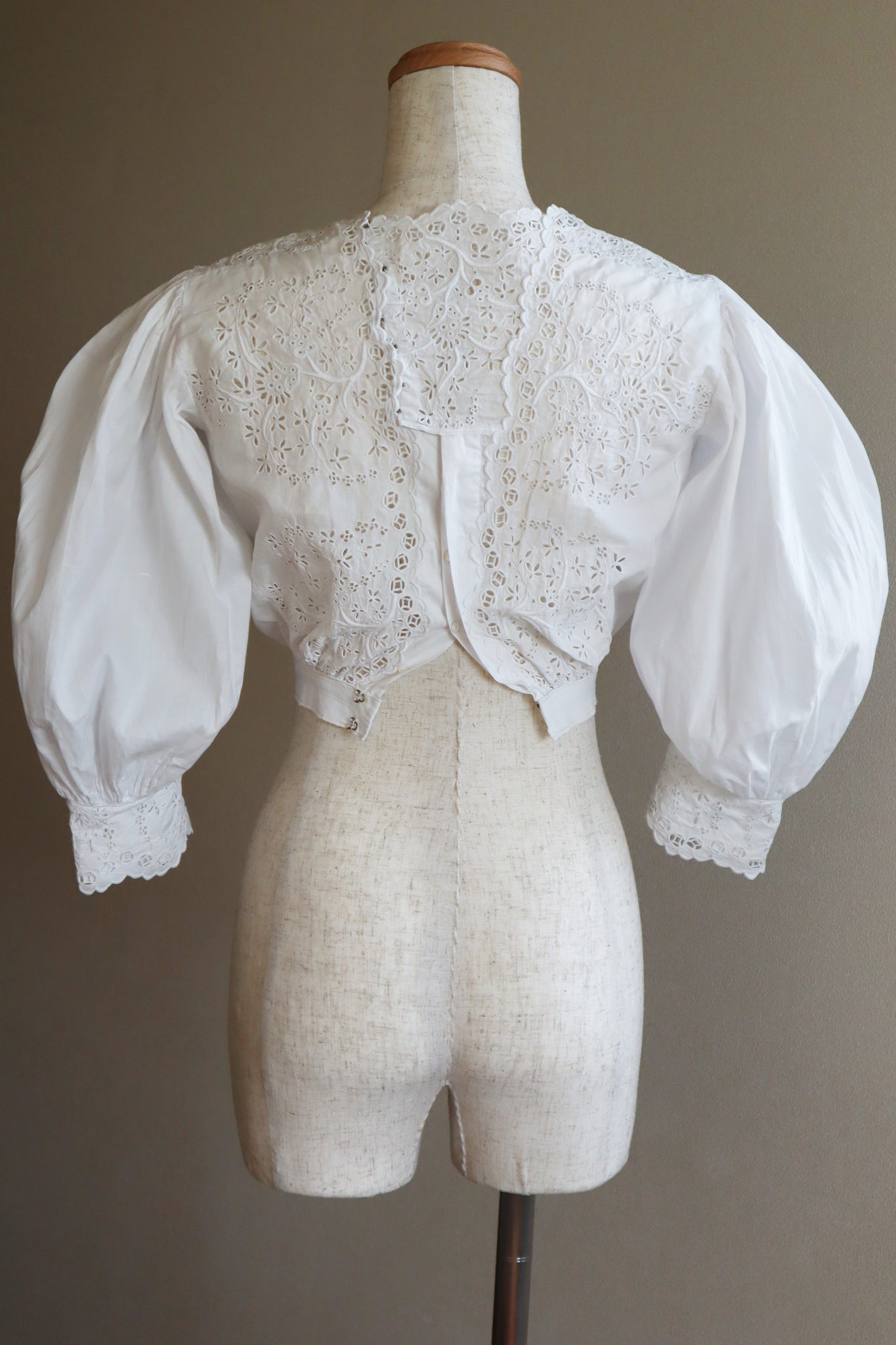 1900s White Cotton Broidery Anglaise Blouse XXS