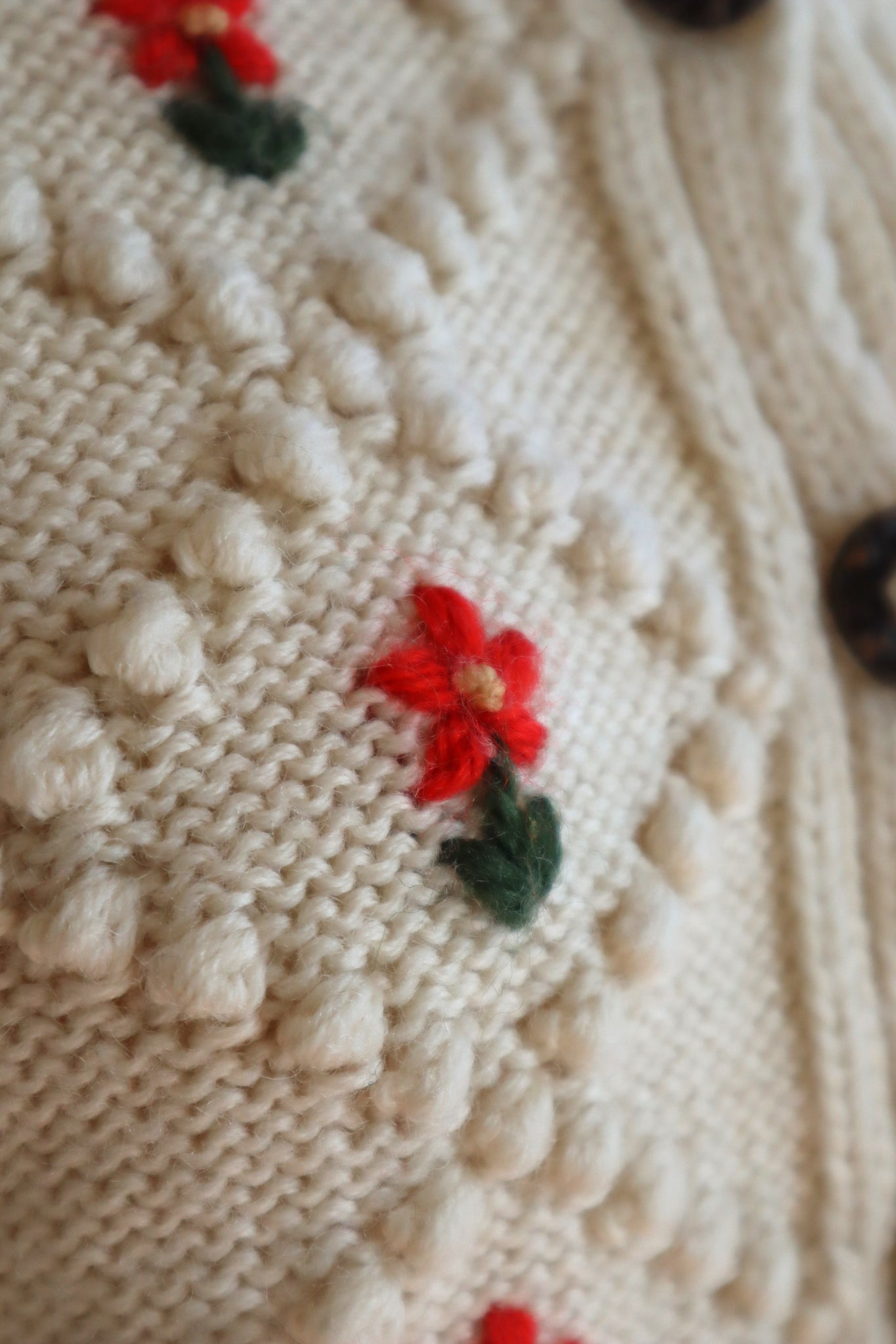 80s Off White Red Flower Embroidery Austrian Cardigan