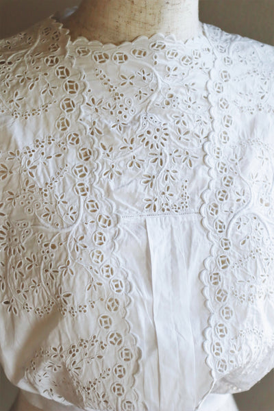 1900s White Cotton Broidery Anglaise Blouse XXS