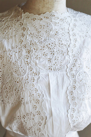 1900s White Cotton Broidery Anglaise Blouse XXS