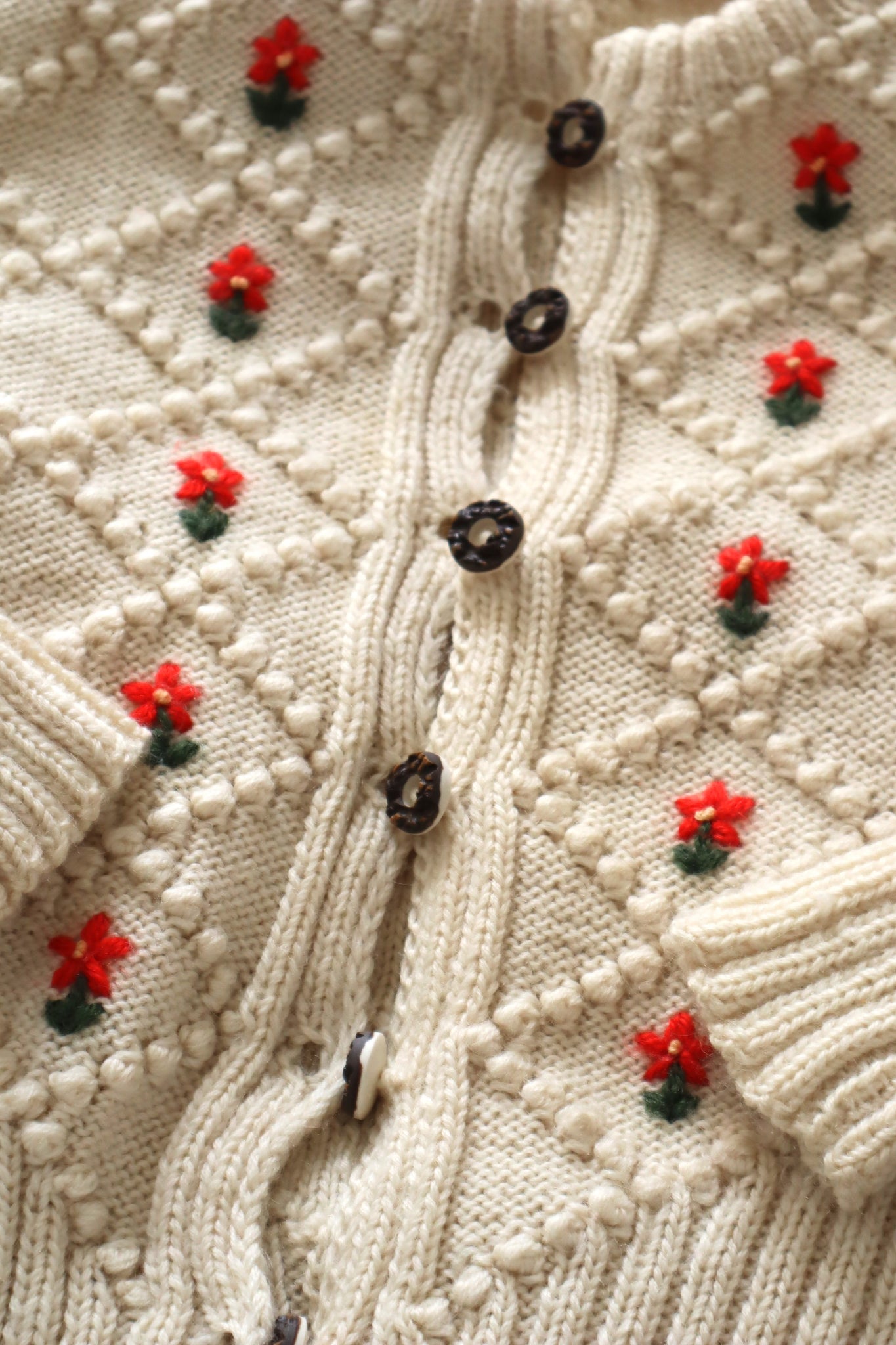 80s Off White Red Flower Embroidery Austrian Cardigan