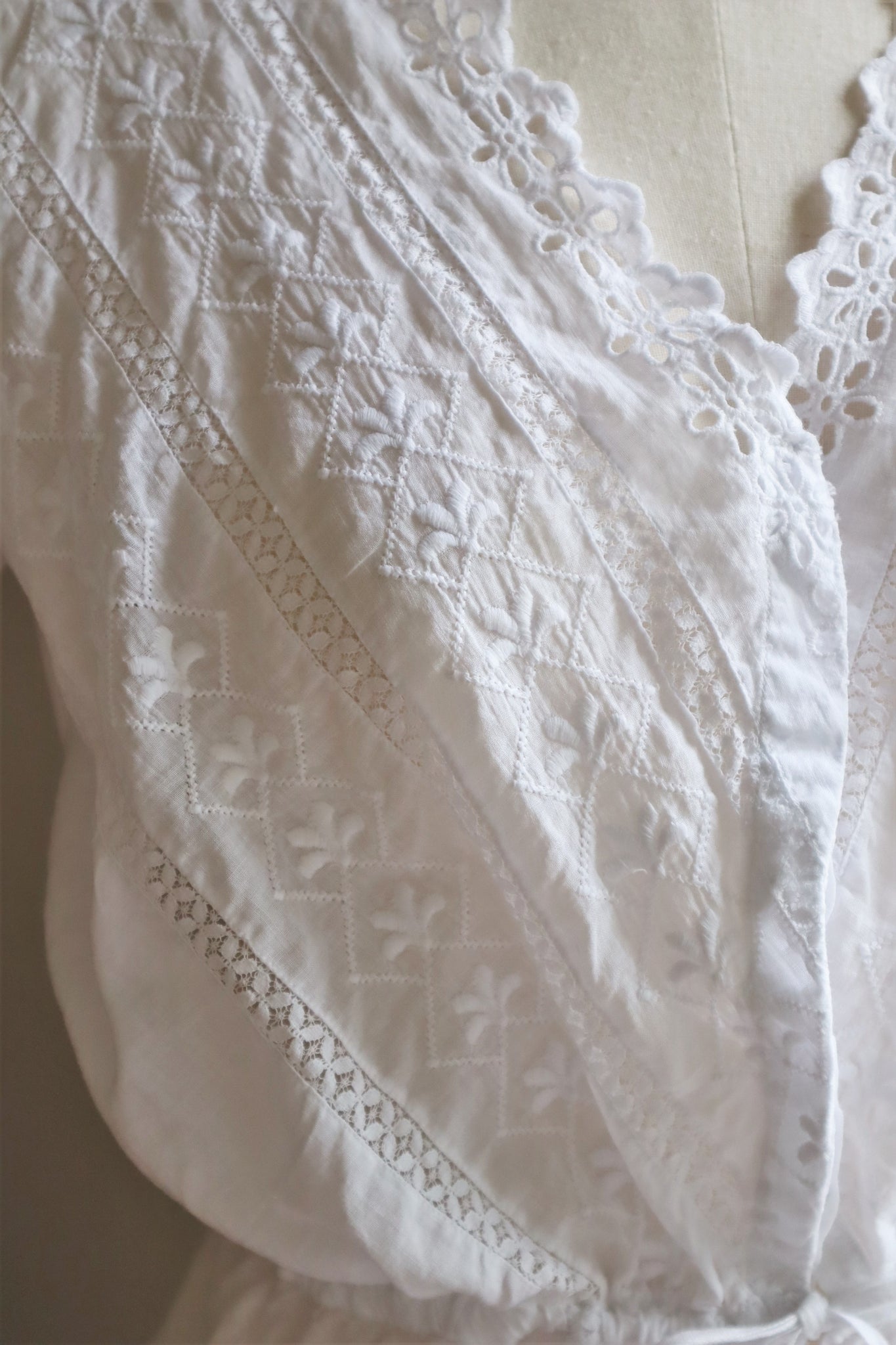 1910s Flower Cutwork Lace Trim Blouse