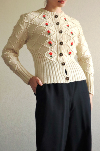 80s Off White Red Flower Embroidery Austrian Cardigan