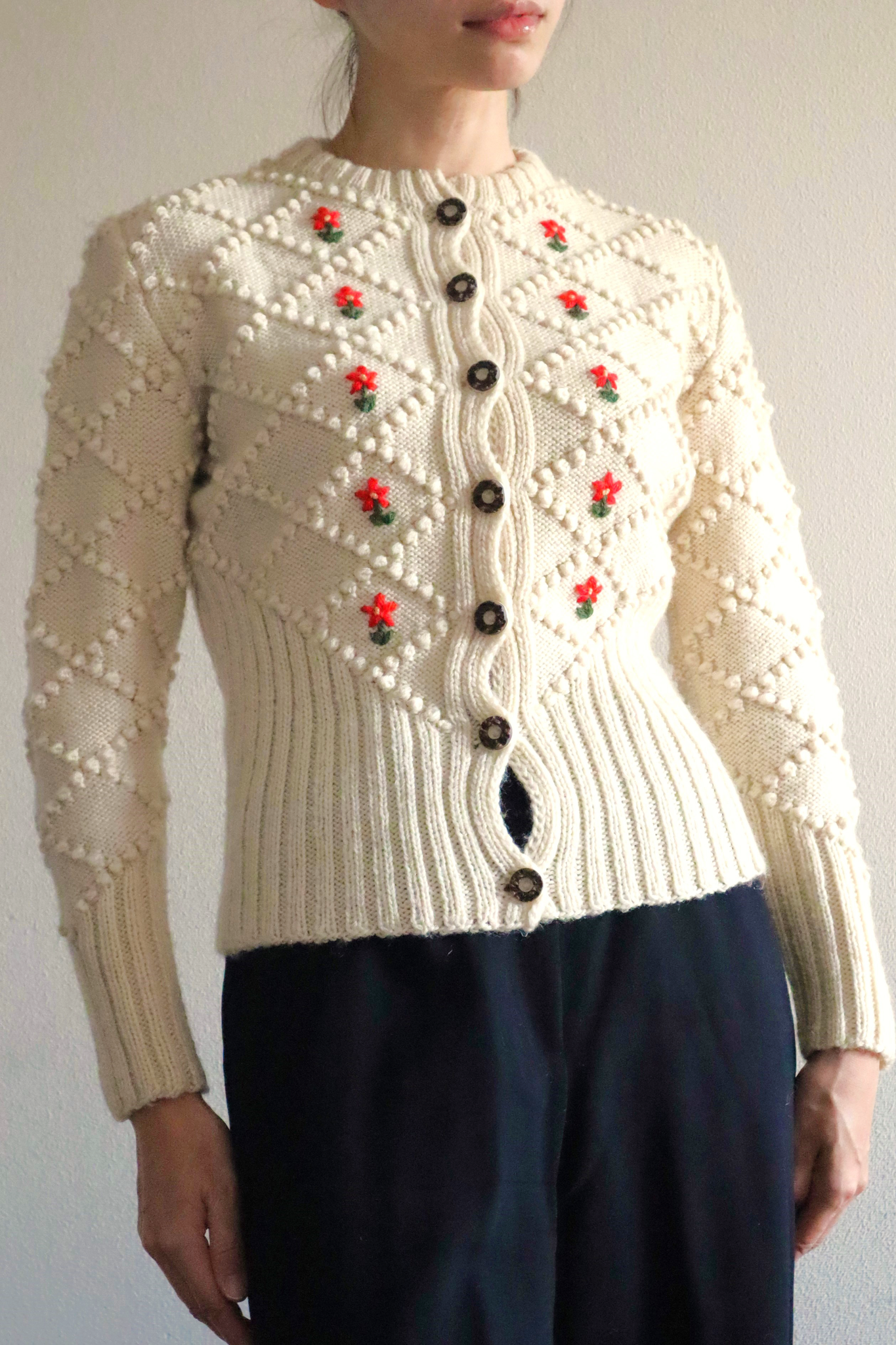 80s Off White Red Flower Embroidery Austrian Cardigan