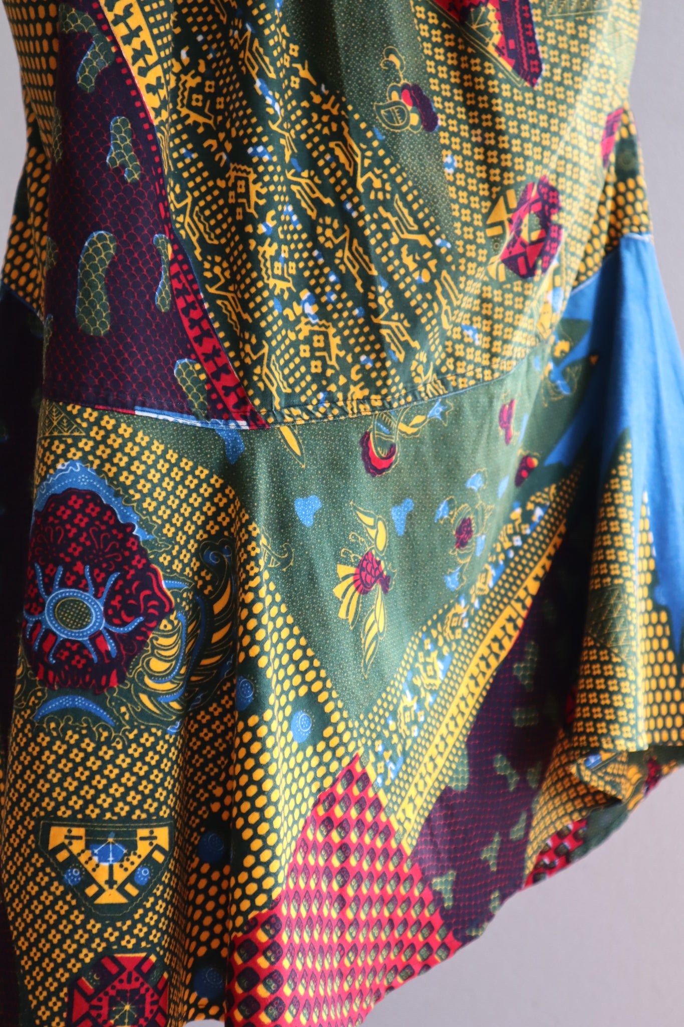 80s Puff Sleeve African Print Dress