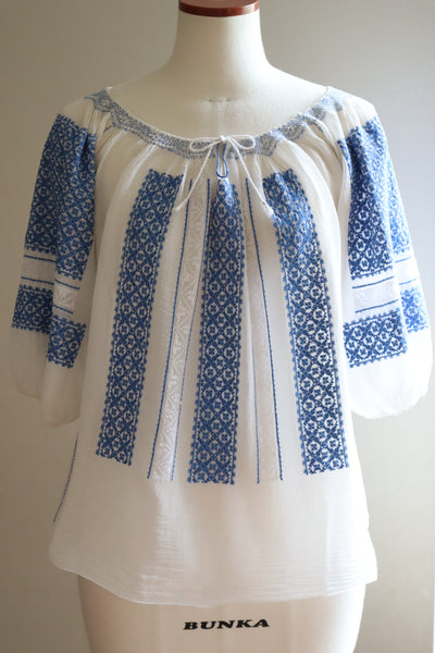 1940s Blue Embroidered Short Sleeves Romanian Blouse