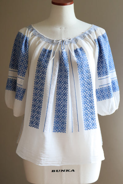 1940s Blue Embroidered Short Sleeves Romanian Blouse