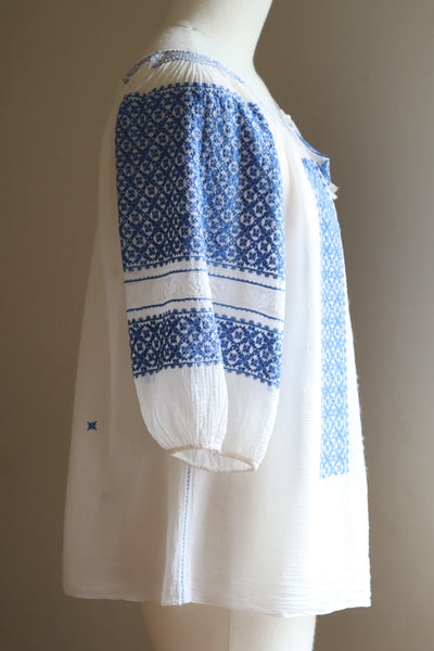 1940s Blue Embroidered Short Sleeves Romanian Blouse